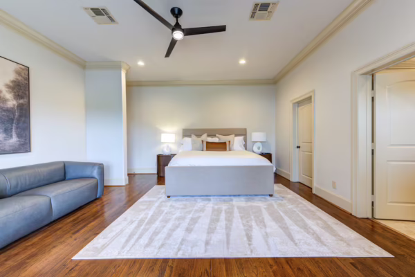 Guest bedroom